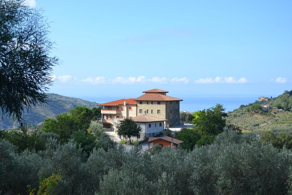 Agriturismo U' Casinu Da Scala Campora San Giovanni Buitenkant foto